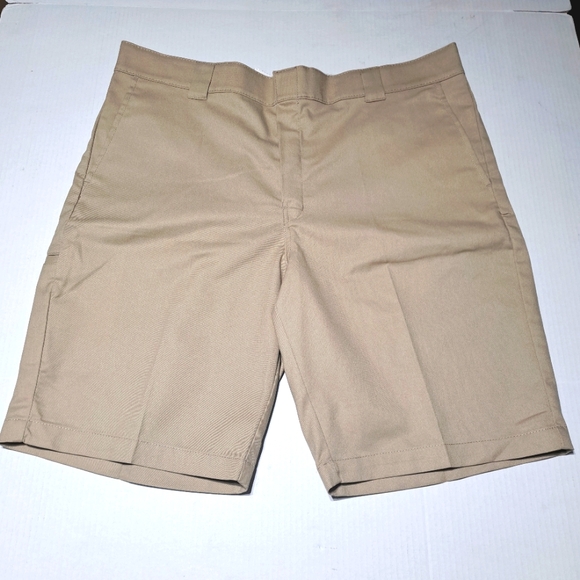 Dickies Other - Dickies FLEX Shorts Mens Size 40" Khaki Work Relaxed Fit 5 pockets 11" inseam